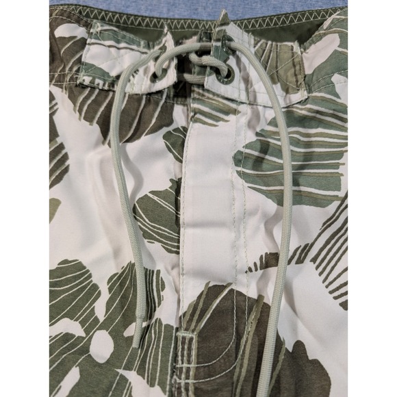 Mossimo Supply Co Mens Board Shorts Size 36 Green Floral Tropical Swim Trunks - Picture 4 of 8